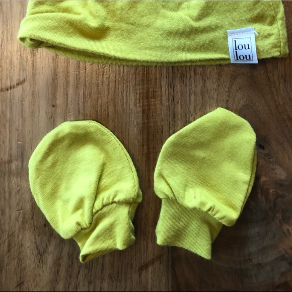 Lou Lou and Company newborn knotted hat and mittens - Picture 2 of 2
